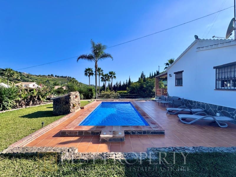 2 chambre Finca/Maison de Campagne à vendre à Frigiliana avec piscine - 365 000 € (Ref: 9818651)
