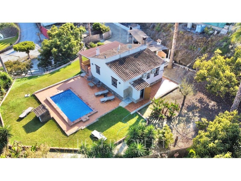 2 chambre Finca/Maison de Campagne à vendre à Frigiliana avec piscine - 365 000 € (Ref: 9818651)