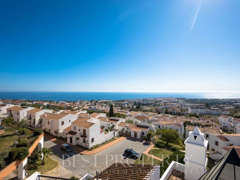 2 soveværelse Penthouse til salg i Nerja med swimmingpool - € 399.000 (Ref: 9818652)
