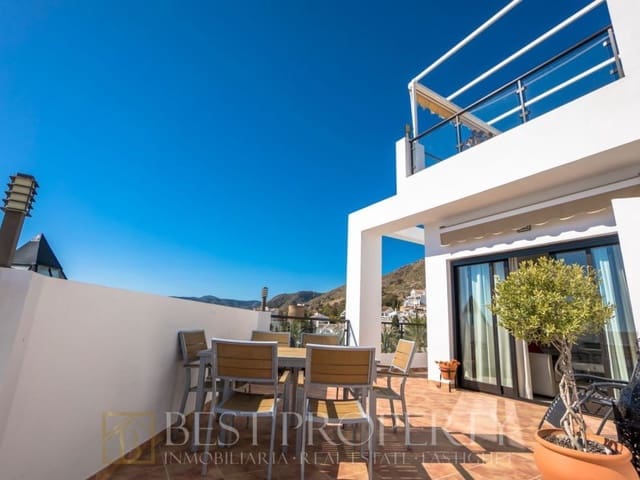 2 quarto Penthouse para venda em Capistrano, Nerja com piscina - 399 000 € (Ref: 9818652)