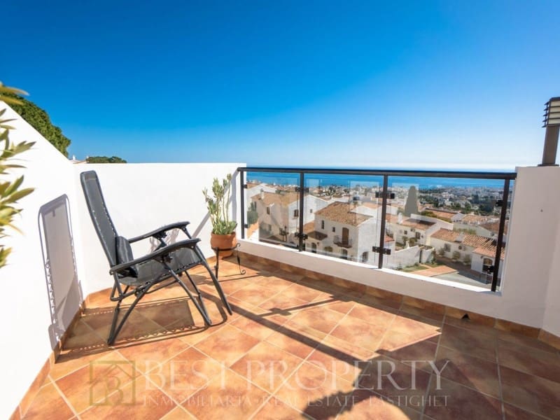 2 soveværelse Penthouse til salg i Nerja med swimmingpool - € 399.000 (Ref: 9818652)