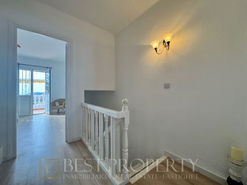 2 bedroom Semi-detached Villa for sale in Nerja with pool - € 285,000 (Ref: 9818653)
