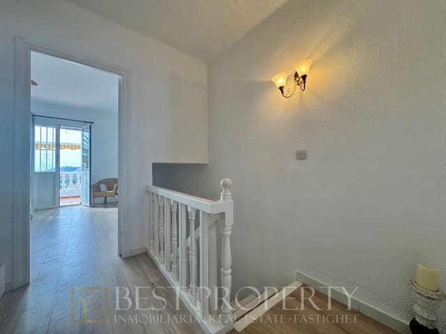 2 bedroom Semi-detached Villa for sale in Avda Pescia - Ctra de Frigiliana, Nerja with pool - € 285,000 (Ref: 9818653)