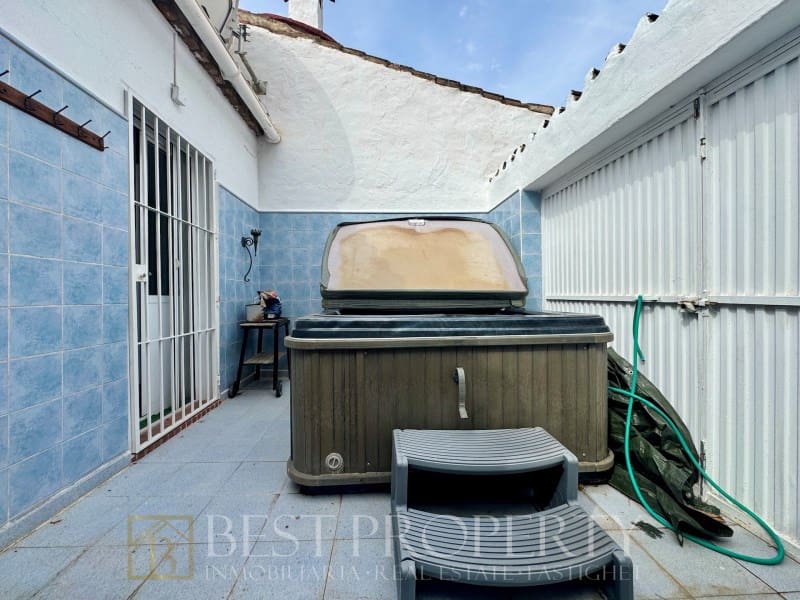 2 bedroom Semi-detached Villa for sale in Nerja with pool - € 285,000 (Ref: 9818653)