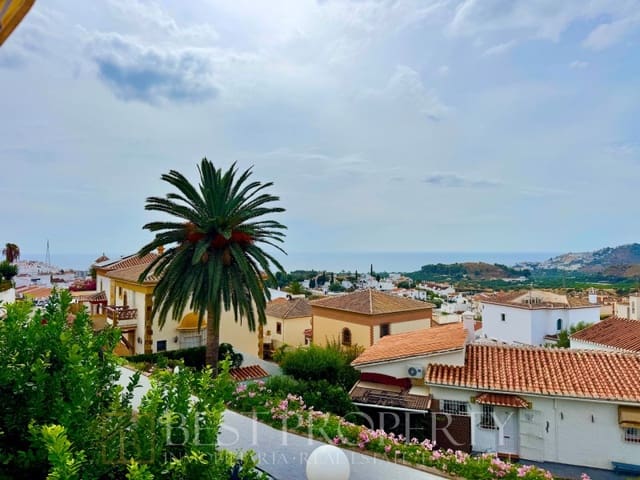 2 bedroom Semi-detached Villa for sale in Avda Pescia - Ctra de Frigiliana, Nerja with pool - € 285,000 (Ref: 9818653)