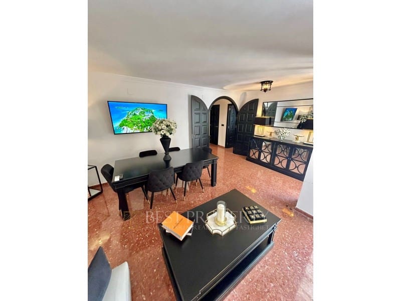 2 bedroom Apartment for sale in Nerja - € 385,000 (Ref: 9818659)