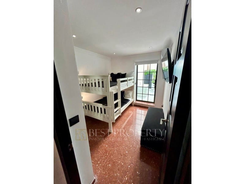 2 bedroom Apartment for sale in Nerja - € 385,000 (Ref: 9818659)