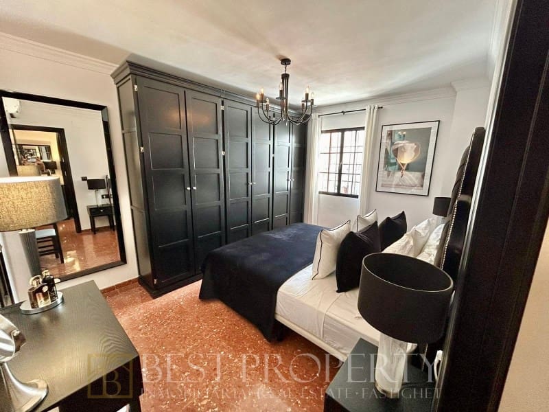 2 bedroom Apartment for sale in Nerja - € 385,000 (Ref: 9818659)