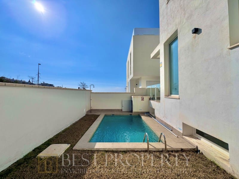 3 sypialnia Willa na sprzedaż w Nerja z garażem - 550 000 € (Ref: 9818660)