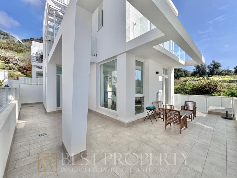 3 sypialnia Willa na sprzedaż w Nerja z garażem - 550 000 € (Ref: 9818660)
