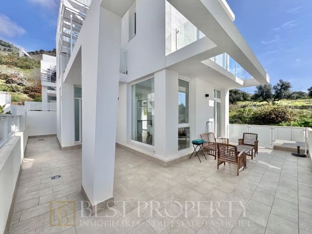 3 sypialnia Willa na sprzedaż w Capistrano, Nerja z garażem - 550 000 € (Ref: 9818660)