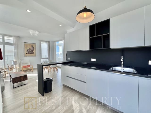 3 sypialnia Willa na sprzedaż w Capistrano, Nerja z garażem - 550 000 € (Ref: 9818660)