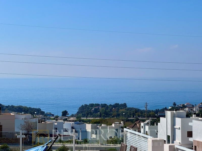 3 sypialnia Willa na sprzedaż w Nerja z garażem - 550 000 € (Ref: 9818660)