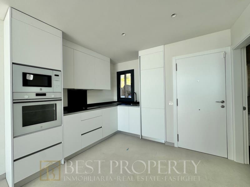 4 sypialnia Willa na sprzedaż w Nerja z garażem - 585 000 € (Ref: 9818663)