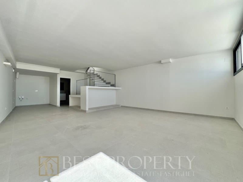 4 sypialnia Willa na sprzedaż w Nerja z garażem - 585 000 € (Ref: 9818663)