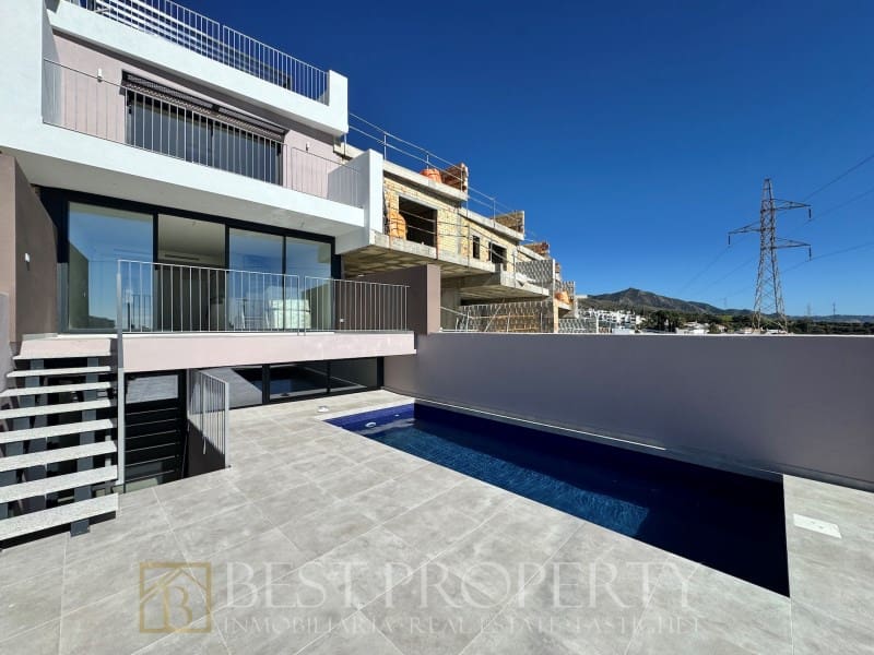 4 sypialnia Willa na sprzedaż w Nerja z garażem - 585 000 € (Ref: 9818663)