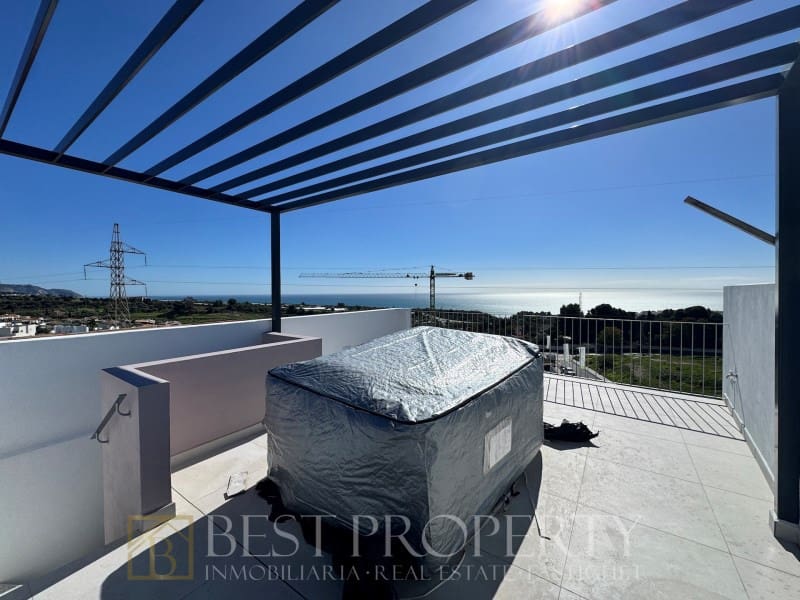 4 sypialnia Willa na sprzedaż w Nerja z garażem - 585 000 € (Ref: 9818663)
