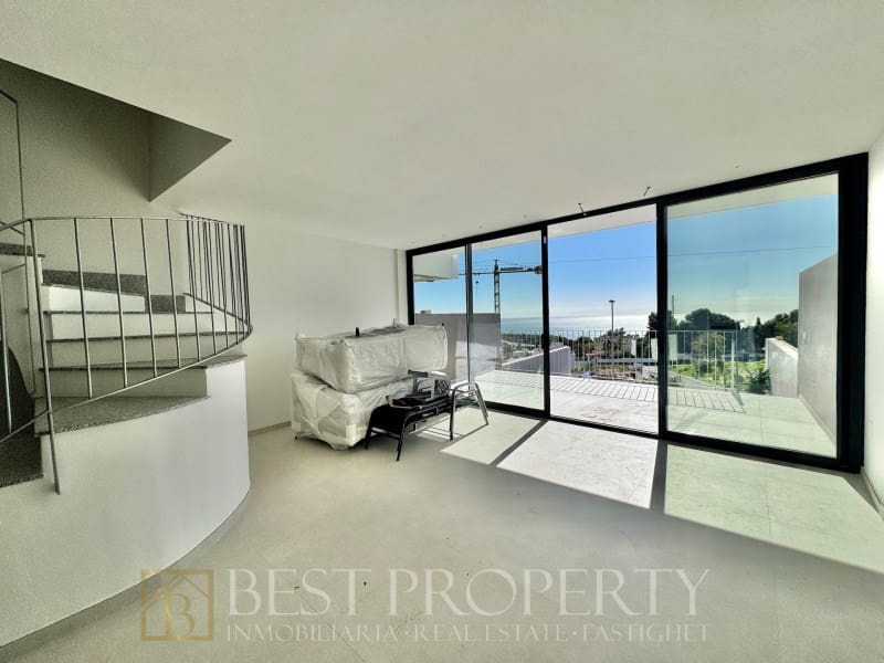 4 sypialnia Willa na sprzedaż w Nerja z garażem - 585 000 € (Ref: 9818663)