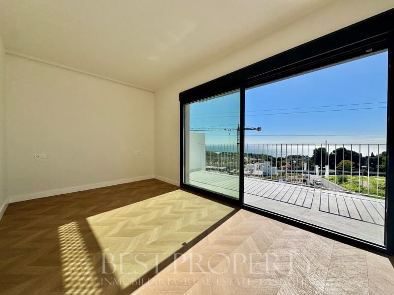 4 sypialnia Willa na sprzedaż w Nerja z garażem - 585 000 € (Ref: 9818663)