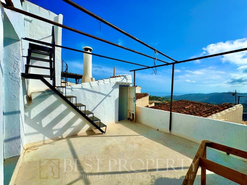 Casa de 5 habitaciones en Frigiliana en venta - 295.000 € (Ref: 9818667)