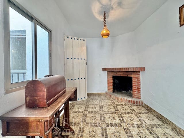 Casa de 5 habitaciones en Frigiliana en venta - 295.000 € (Ref: 9818667)
