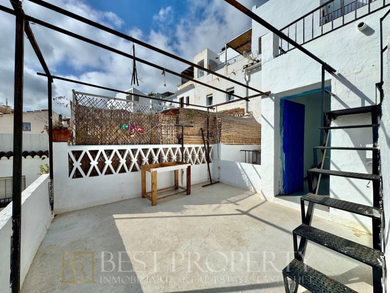 Casa de 5 habitaciones en Frigiliana en venta - 295.000 € (Ref: 9818667)