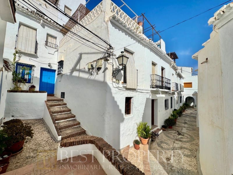 Casa de 5 habitaciones en Frigiliana en venta - 295.000 € (Ref: 9818667)