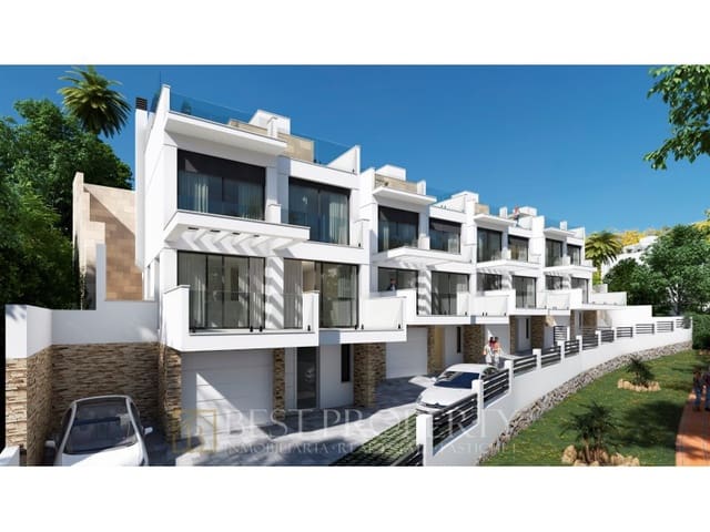 Chalet de 4 habitaciones en Burriana, Nerja en venta con garaje - 850.000 € (Ref: 9818669)