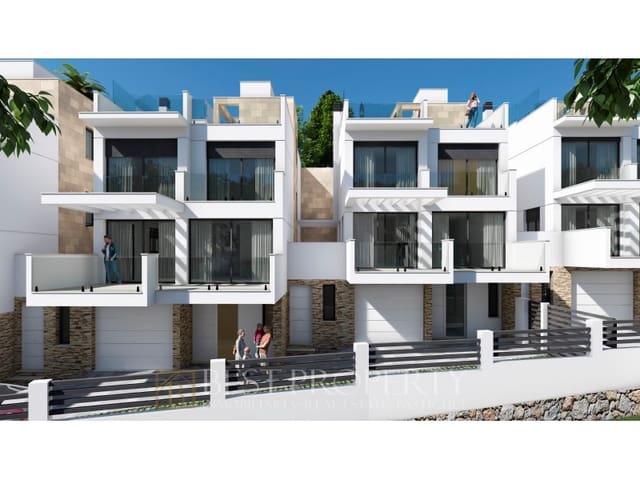 Chalet de 4 habitaciones en Burriana, Nerja en venta con garaje - 850.000 € (Ref: 9818669)