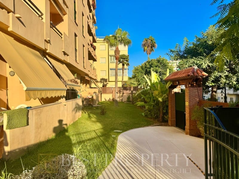 2 bedroom Apartment for sale in Nerja - € 335,000 (Ref: 9818670)