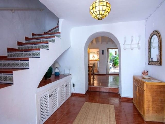 4 soveværelse Byhus til salg i Centro, Nerja med swimmingpool - € 649.000 (Ref: 9818671)