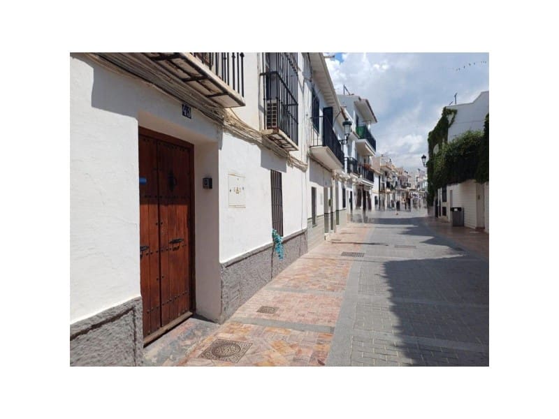 4 soveværelse Byhus til salg i Nerja med swimmingpool - € 649.000 (Ref: 9818671)