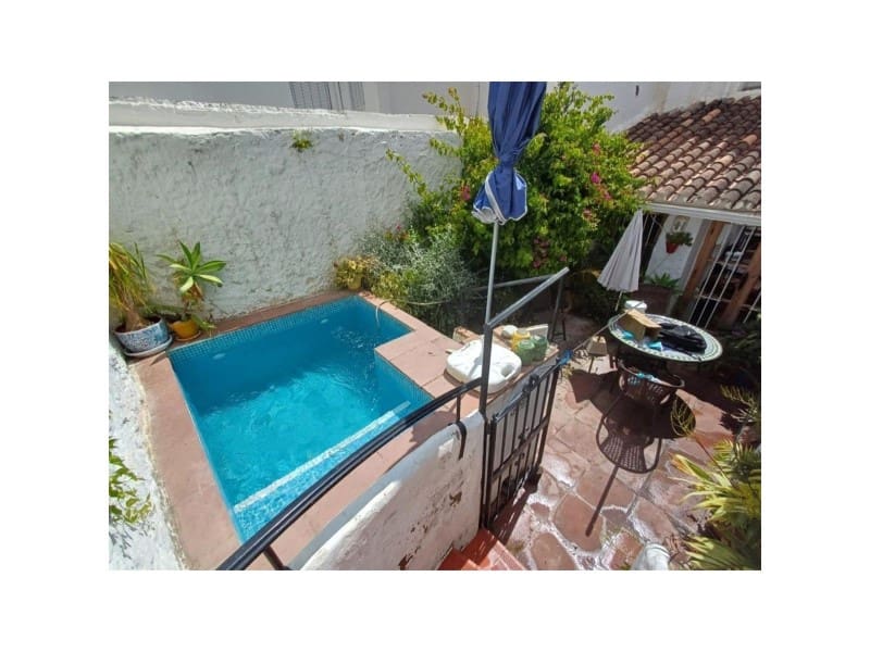 4 soveværelse Byhus til salg i Nerja med swimmingpool - € 649.000 (Ref: 9818671)