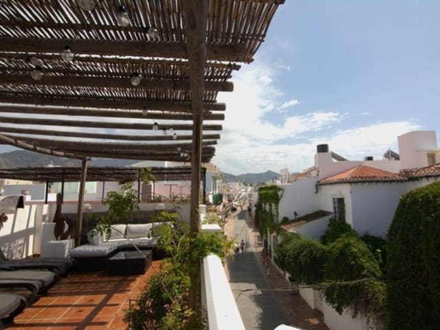 4 soveværelse Byhus til salg i Centro, Nerja med swimmingpool - € 649.000 (Ref: 9818671)