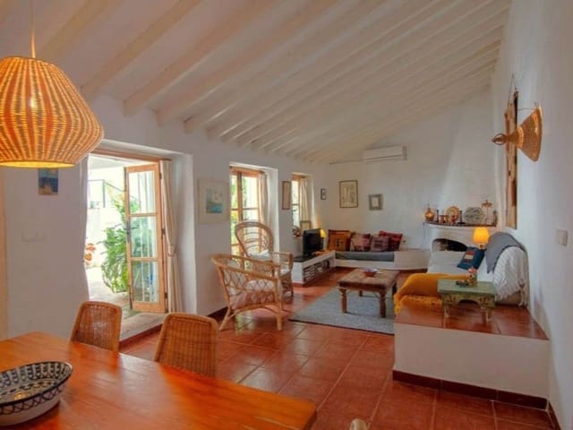 4 soveværelse Byhus til salg i Centro, Nerja med swimmingpool - € 649.000 (Ref: 9818671)