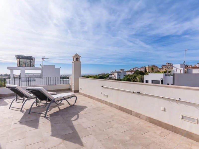 6 soverom Villa til salgs i Nerja med svømmebasseng garasje - € 825 000 (Ref: 9818672)