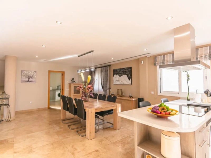 6 soverom Villa til salgs i Nerja med svømmebasseng garasje - € 825 000 (Ref: 9818672)