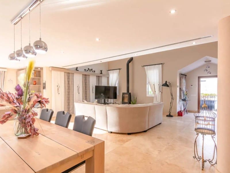 6 soverom Villa til salgs i Nerja med svømmebasseng garasje - € 825 000 (Ref: 9818672)