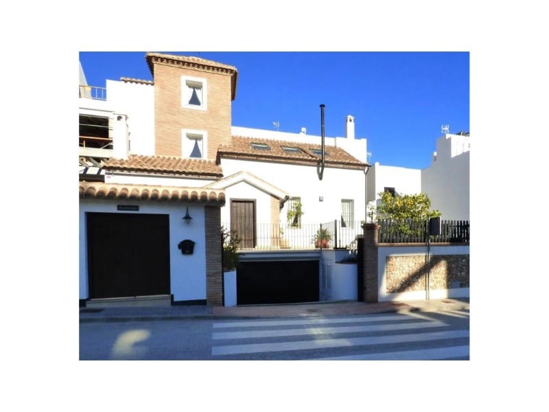 6 soverom Villa til salgs i Nerja med svømmebasseng garasje - € 825 000 (Ref: 9818672)