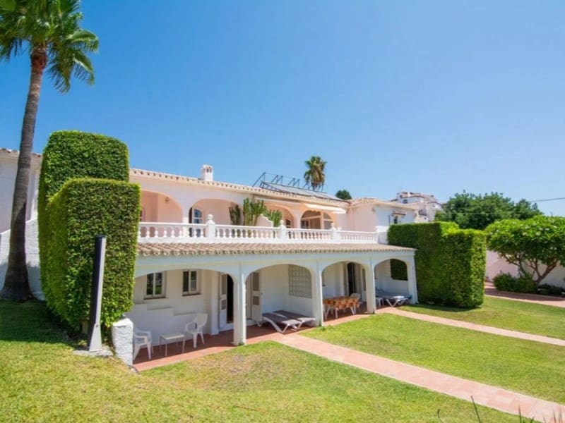 8 soveværelse Villa til salg i Nerja med garage - € 1.575.000 (Ref: 9818674)