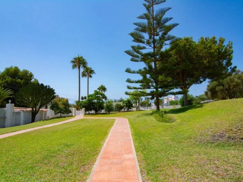 8 soveværelse Villa til salg i Nerja med garage - € 1.575.000 (Ref: 9818674)