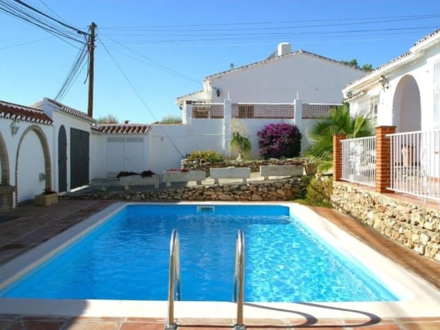 3 quarto Moradia para venda em Capistrano, Nerja com piscina garagem - 595 000 € (Ref: 9818675)
