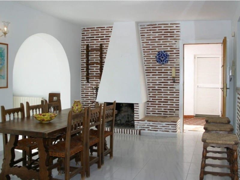 3 soveværelse Villa til salg i Nerja med swimmingpool garage - € 595.000 (Ref: 9818675)