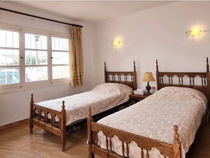 3 soveværelse Villa til salg i Nerja med swimmingpool garage - € 595.000 (Ref: 9818675)