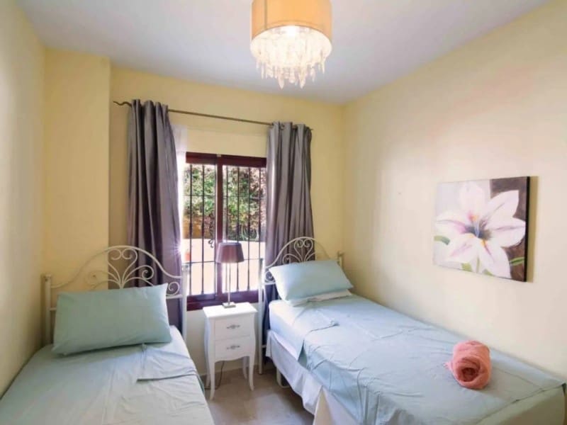 2 bedroom Apartment for sale in Nerja - € 665,000 (Ref: 9818676)