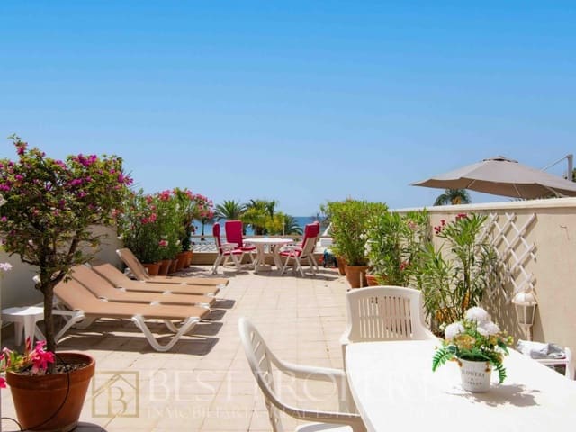 2 bedroom Apartment for sale in Burriana, Nerja - € 665,000 (Ref: 9818676)