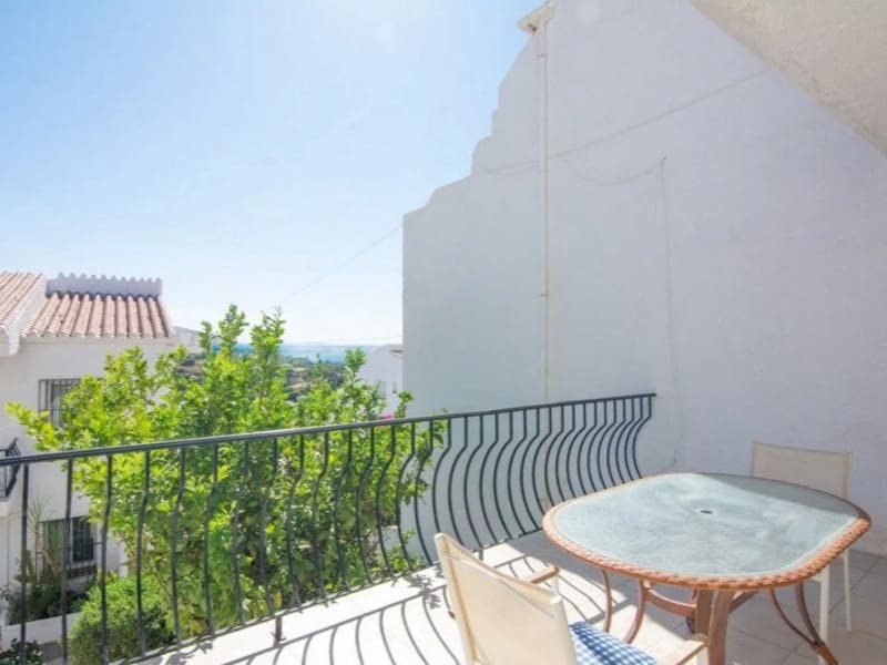 Chalet de 3 habitaciones en Nerja en venta con piscina garaje - 449.000 € (Ref: 9818677)