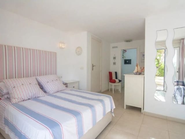 3 Zimmer Villa zu verkaufen in Burriana, Nerja mit Pool Garage - 449.000 € (Ref: 9818677)
