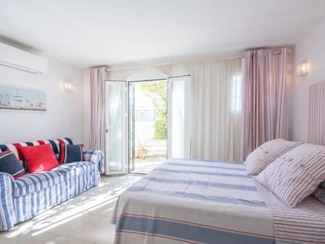 3 Zimmer Villa zu verkaufen in Burriana, Nerja mit Pool Garage - 449.000 € (Ref: 9818677)