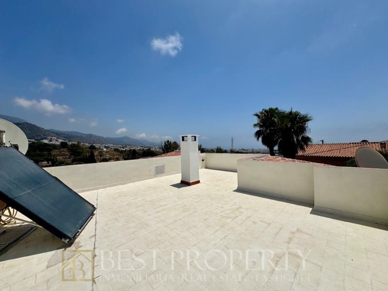 4 soverom Villa til salgs i Nerja - € 695 000 (Ref: 9818683)